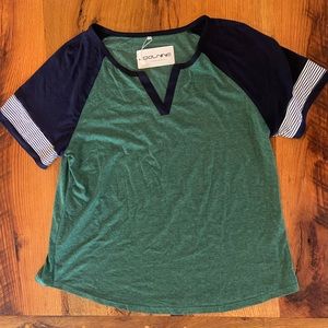 Dolnine V Neck Stretch Top, NWT, Soft & Breathable, Ragland Striped Sleeves, 20W